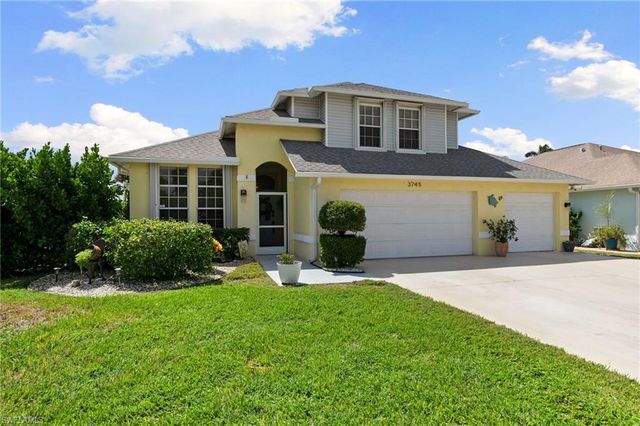 3745 Weymouth CIR, Naples, FL 34112