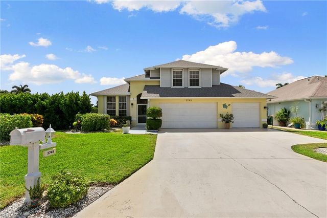 3745 Weymouth CIR, Naples, FL 34112