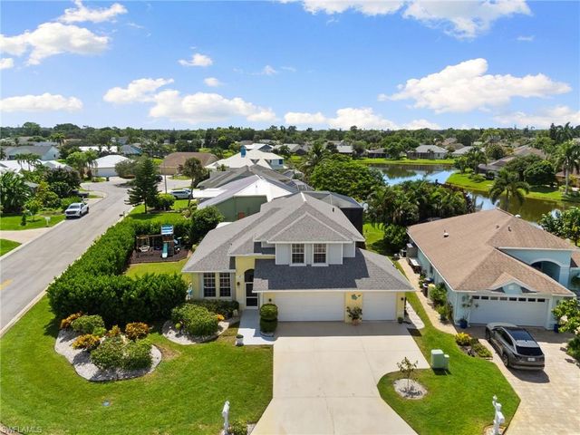 3745 Weymouth CIR, Naples, FL 34112