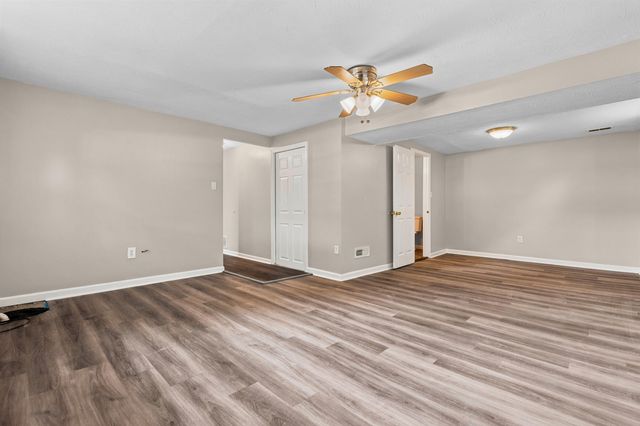2705 Surfside Drive, Villa Hills, KY 41017