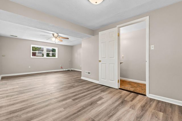 2705 Surfside Drive, Villa Hills, KY 41017