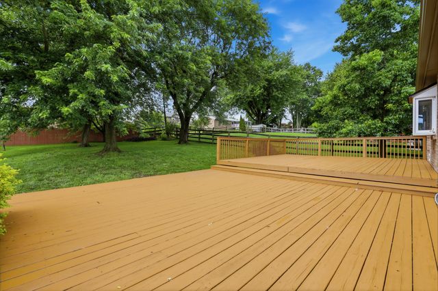2705 Surfside Drive, Villa Hills, KY 41017