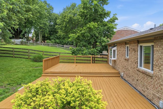 2705 Surfside Drive, Villa Hills, KY 41017