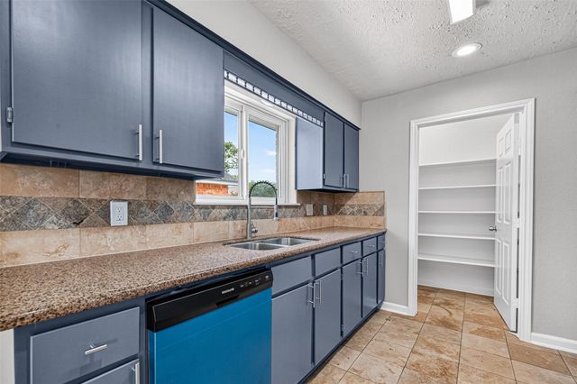 6719 Trigate Drive, Houston, TX 77489