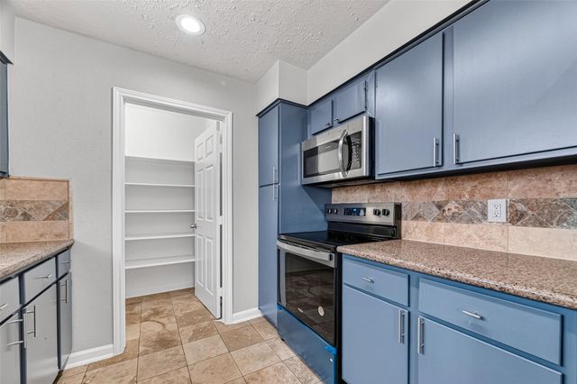 6719 Trigate Drive, Houston, TX 77489