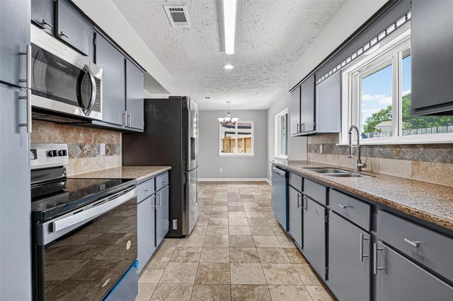 6719 Trigate Drive, Houston, TX 77489