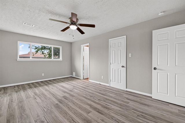 6719 Trigate Drive, Houston, TX 77489
