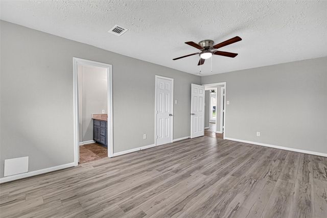 6719 Trigate Drive, Houston, TX 77489