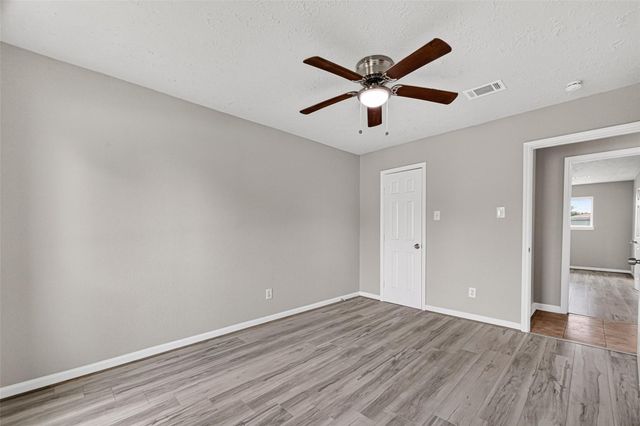 6719 Trigate Drive, Houston, TX 77489