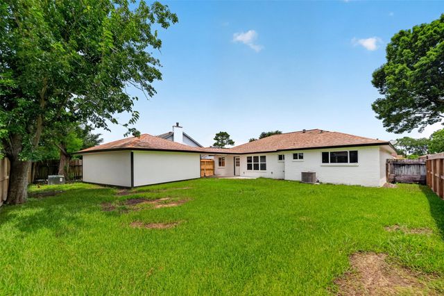 6719 Trigate Drive, Houston, TX 77489