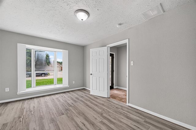 6719 Trigate Drive, Houston, TX 77489