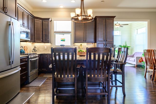 5493 DIVERSEY RDG, Columbia, MO 65203