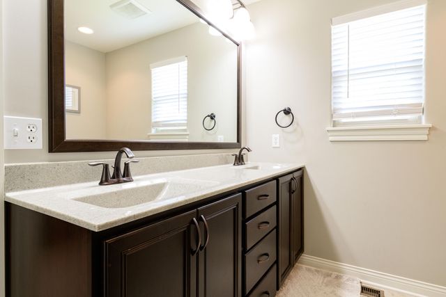 5493 DIVERSEY RDG, Columbia, MO 65203