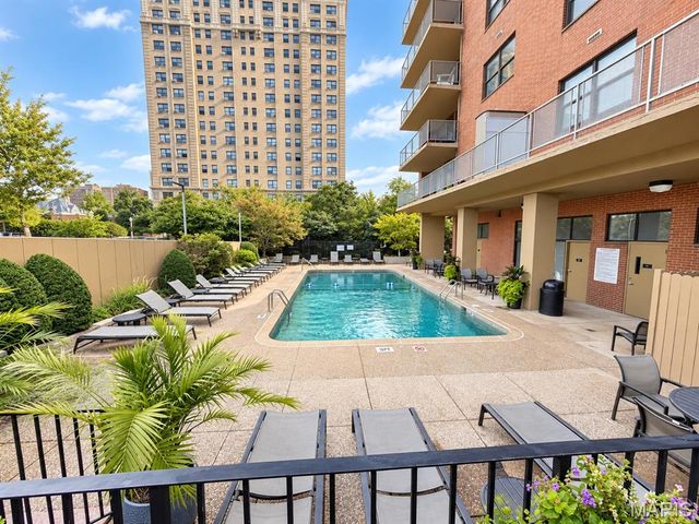 4466 W Pine Boulevard 8D, St Louis, MO 63108