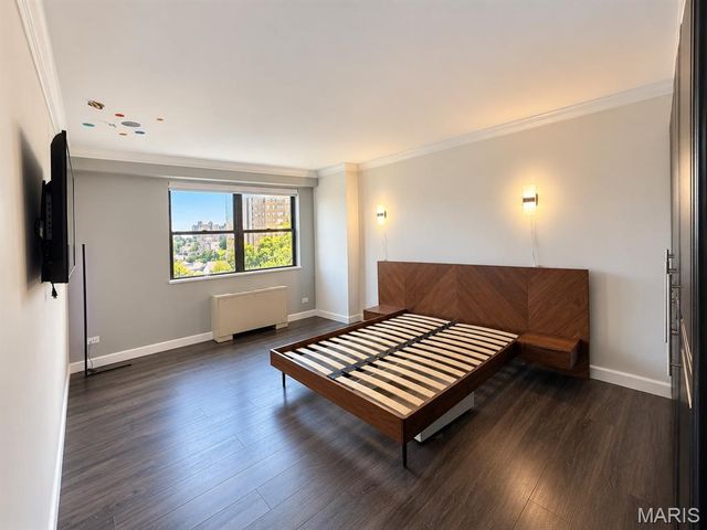 4466 W Pine Boulevard 8D, St Louis, MO 63108