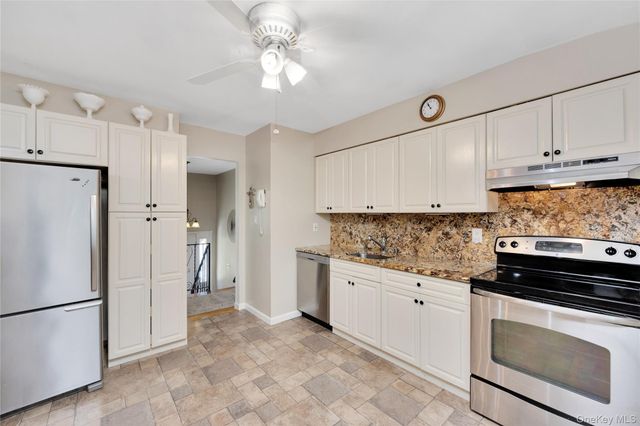 11 Margaret Lane, Huntington, NY 11743