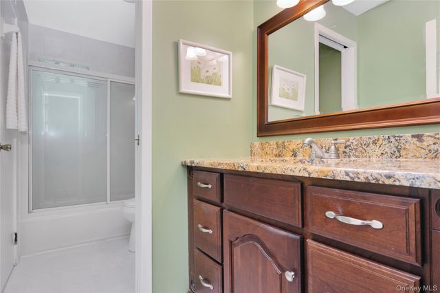 11 Margaret Lane, Huntington, NY 11743