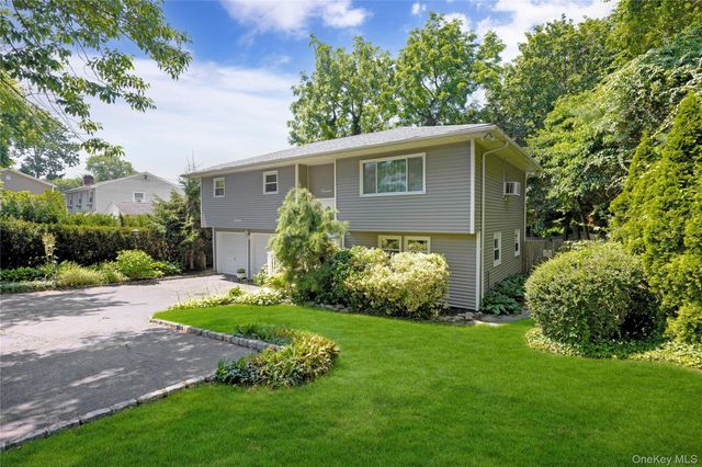 11 Margaret Lane, Huntington, NY 11743