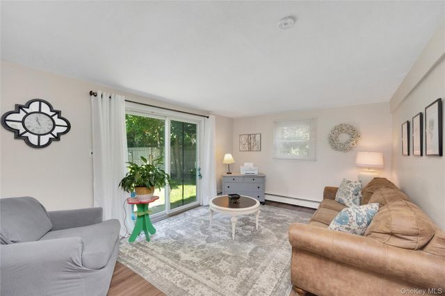 11 Margaret Lane, Huntington, NY 11743