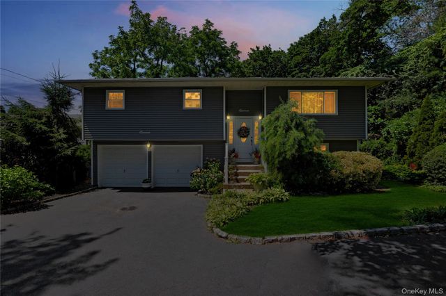 11 Margaret Lane, Huntington, NY 11743
