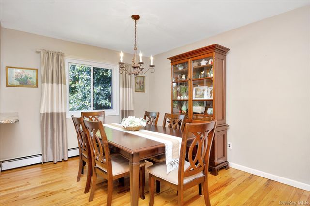 11 Margaret Lane, Huntington, NY 11743