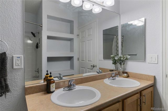 5255 Memphis Street 702, Denver, CO 80239