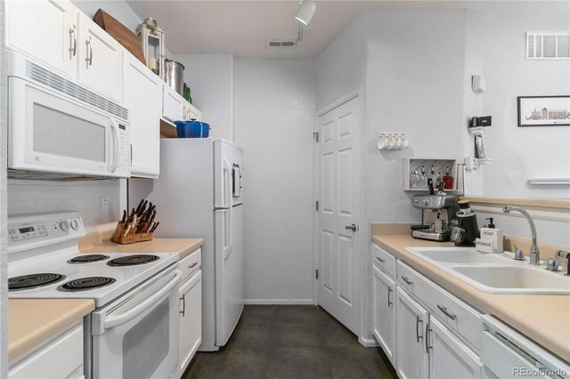 5255 Memphis Street 702, Denver, CO 80239