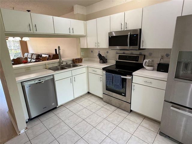 30035 GRANDA HILLS COURT, Wesley Chapel, FL 33543