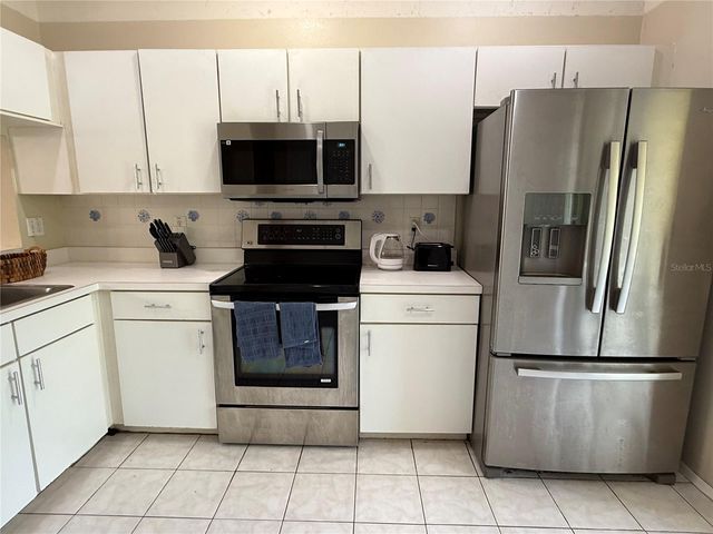 30035 GRANDA HILLS COURT, Wesley Chapel, FL 33543