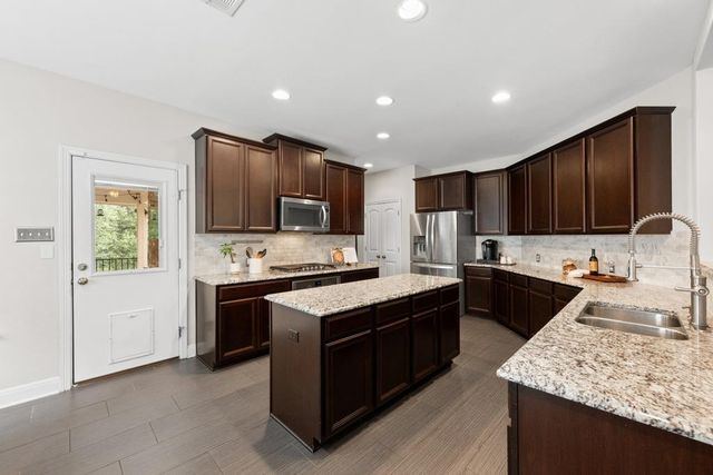 18404 Deleon Bayou LN, Austin, TX 78738