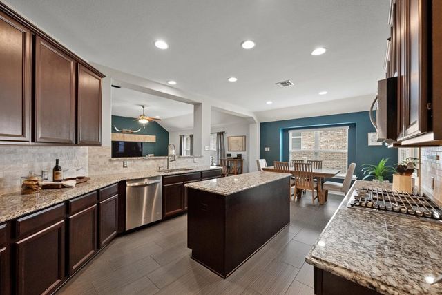 18404 Deleon Bayou LN, Austin, TX 78738