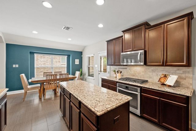 18404 Deleon Bayou LN, Austin, TX 78738