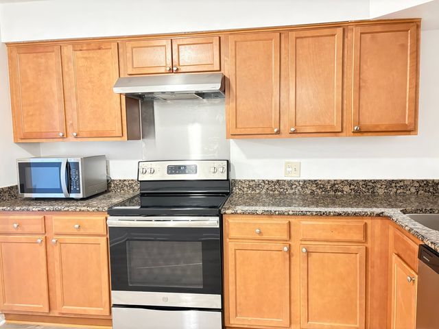 1104 castilian Court 109, Glenview, IL 60025