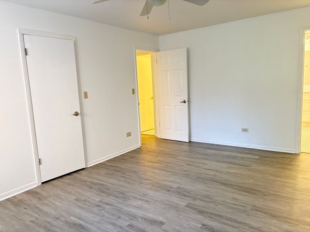 1104 castilian Court 109, Glenview, IL 60025
