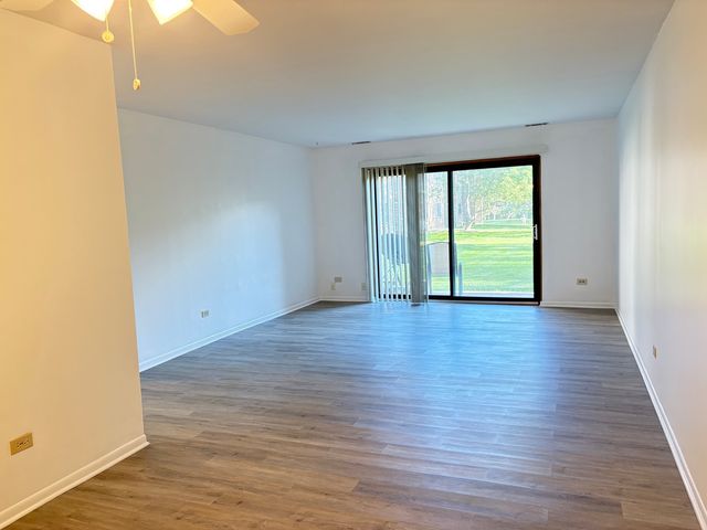 1104 castilian Court 109, Glenview, IL 60025