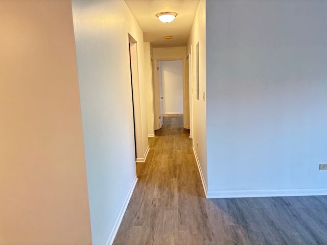 1104 castilian Court 109, Glenview, IL 60025