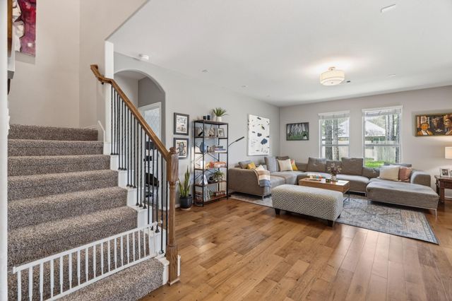79 W Jagged Ridge Circle, Spring, TX 77389