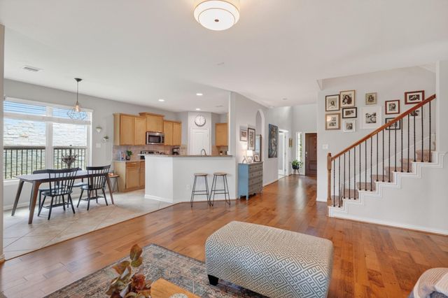 79 W Jagged Ridge Circle, Spring, TX 77389