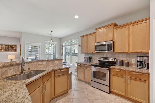 79 W Jagged Ridge Circle, Spring, TX 77389