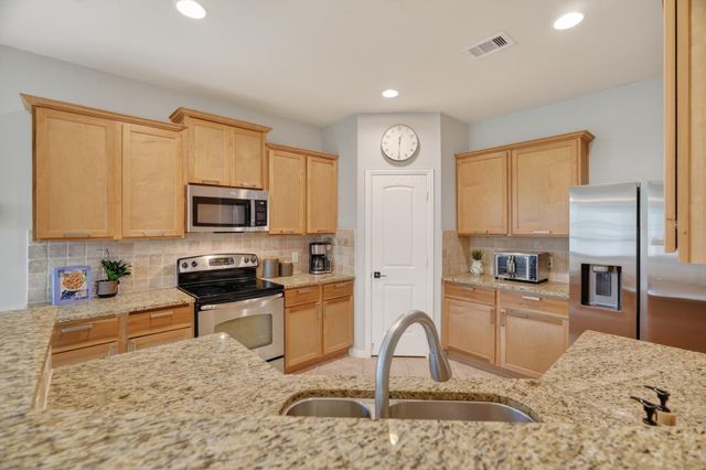 79 W Jagged Ridge Circle, Spring, TX 77389