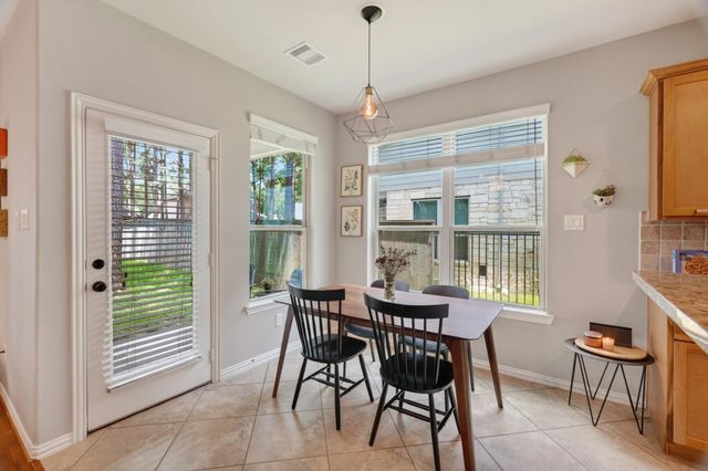 79 W Jagged Ridge Circle, Spring, TX 77389