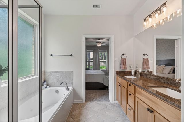 79 W Jagged Ridge Circle, Spring, TX 77389