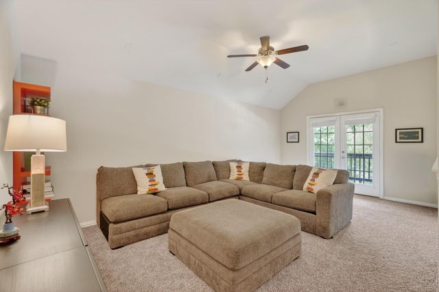 79 W Jagged Ridge Circle, Spring, TX 77389
