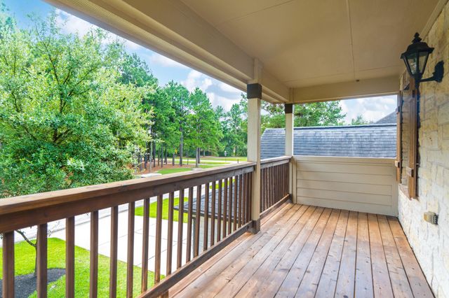 79 W Jagged Ridge Circle, Spring, TX 77389