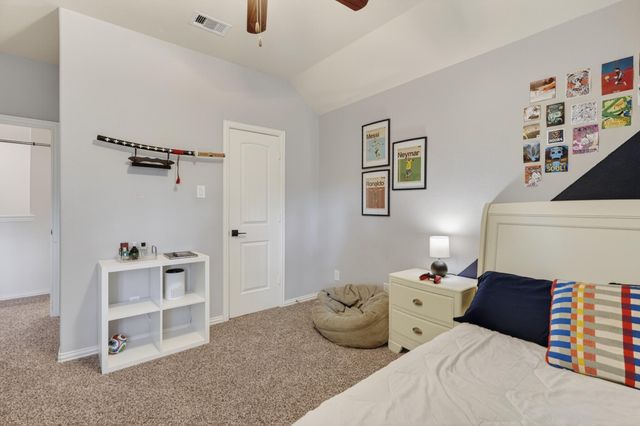 79 W Jagged Ridge Circle, Spring, TX 77389