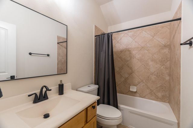 79 W Jagged Ridge Circle, Spring, TX 77389