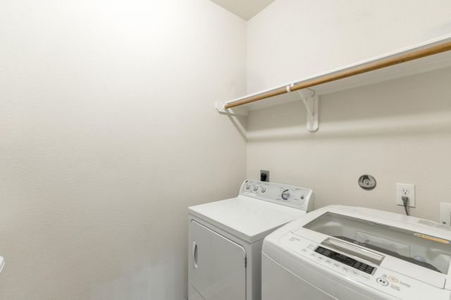 79 W Jagged Ridge Circle, Spring, TX 77389