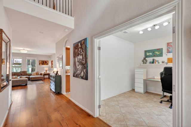 79 W Jagged Ridge Circle, Spring, TX 77389
