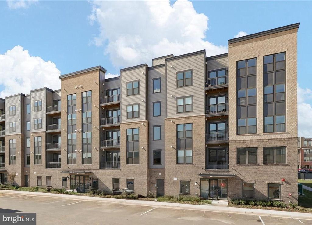 21731 DOVEKIE TER #205, Ashburn, VA 20147