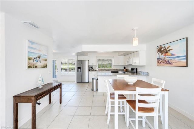 3687 Maran LN, Bonita Springs, FL 34134